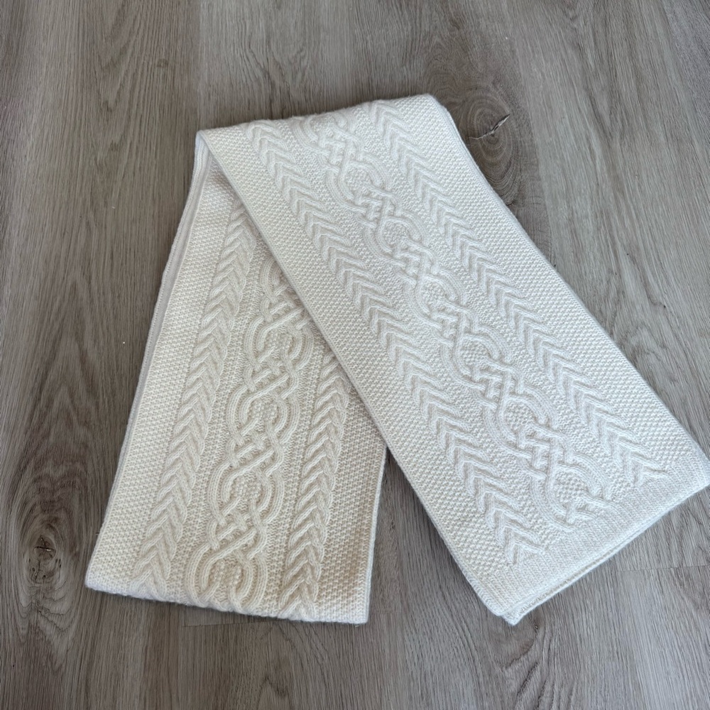 LAUREN RALPH LAUREN Cable Knit Off White Rectangular Scarf Lambswool Blend